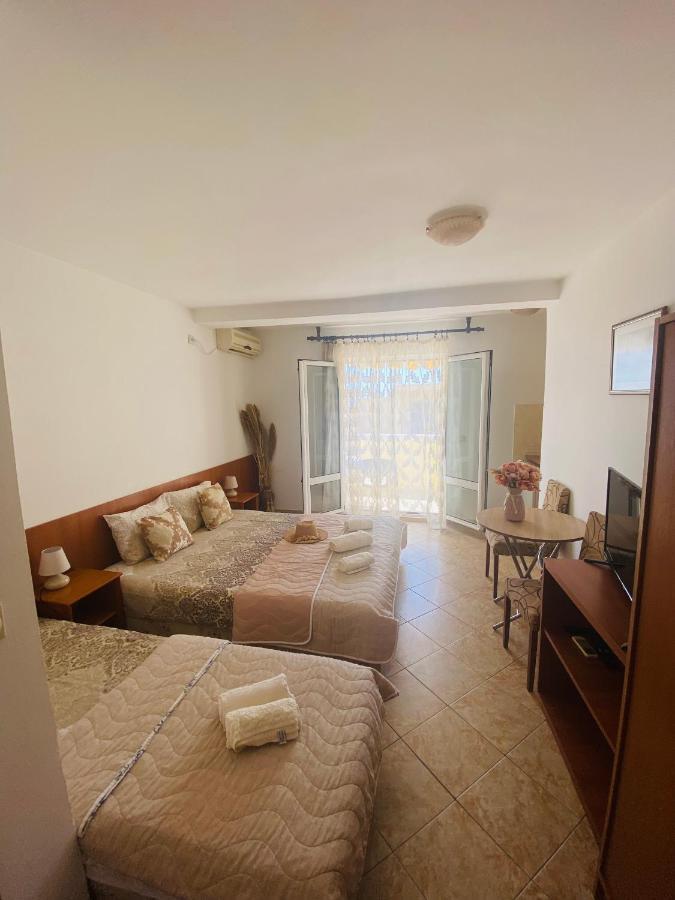 Miomir Perazic Apartments Petrovac Eksteriør billede