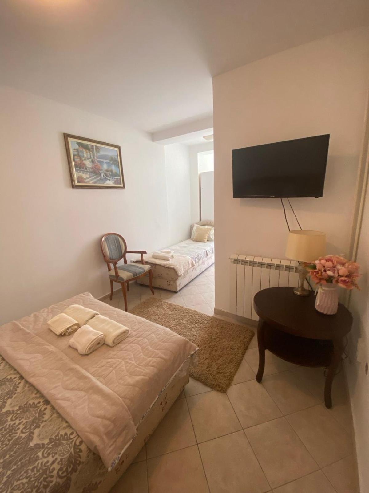 Miomir Perazic Apartments Petrovac Eksteriør billede