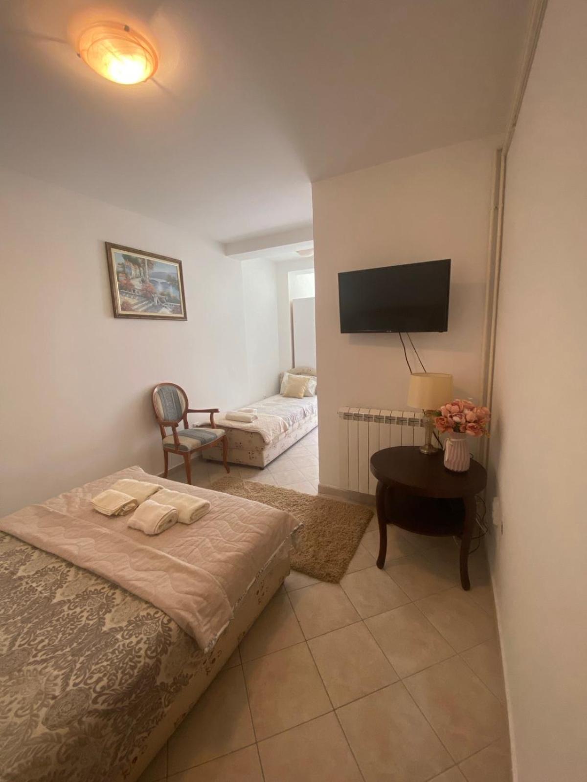 Miomir Perazic Apartments Petrovac Eksteriør billede