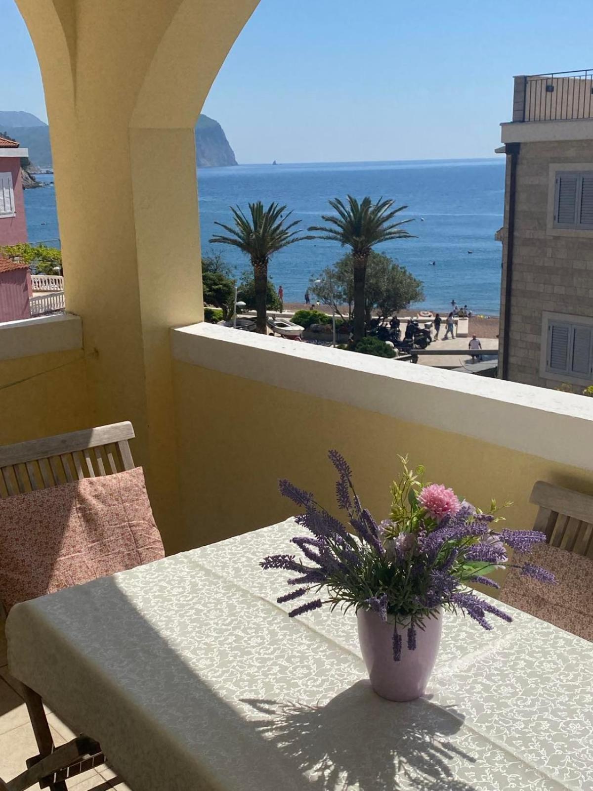 Miomir Perazic Apartments Petrovac Eksteriør billede