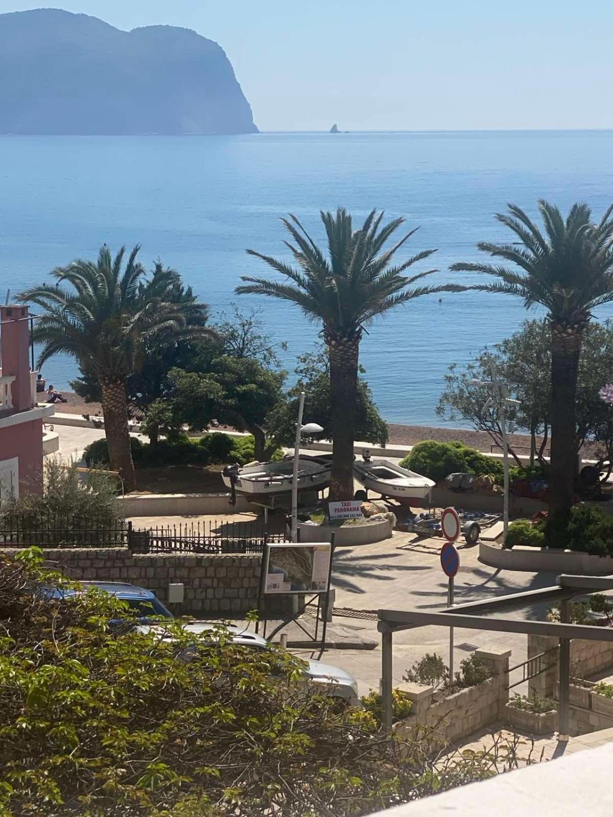 Miomir Perazic Apartments Petrovac Eksteriør billede