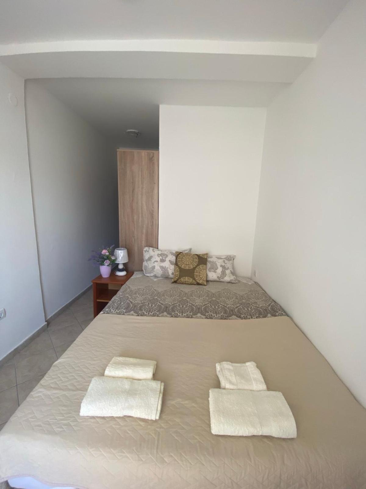 Miomir Perazic Apartments Petrovac Eksteriør billede